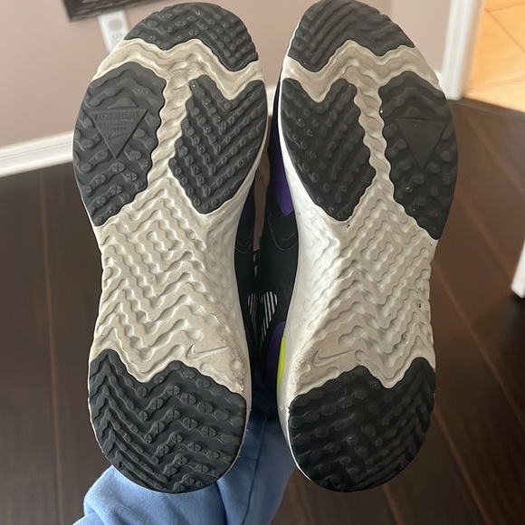 Nike sneakers - Picture 8 of 9